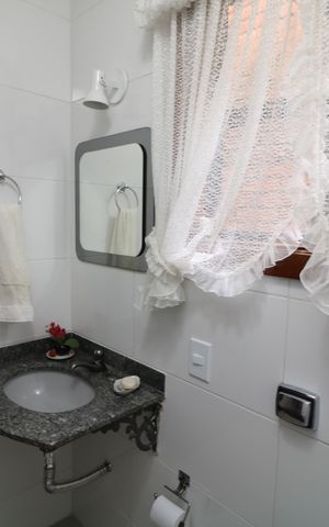 Casa à venda com 296m², 3 quartos e 5 vagasBanheiro 2