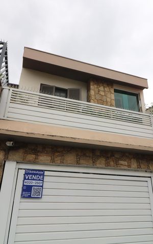 Casa à venda com 296m², 3 quartos e 5 vagasFachada