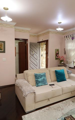 Casa à venda com 296m², 3 quartos e 5 vagasSala