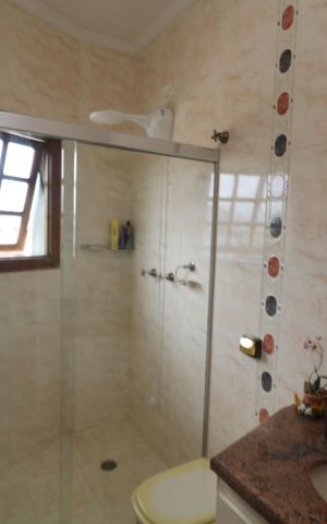 Casa à venda com 296m², 3 quartos e 5 vagasBanheiro