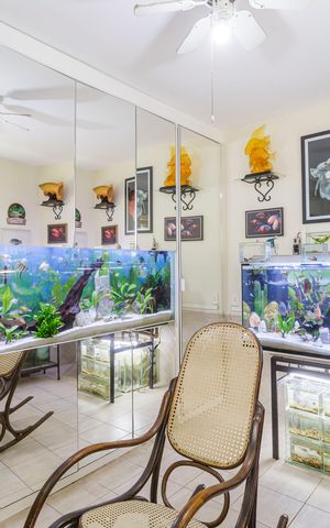 Casa à venda com 660m², 4 quartos e 4 vagas Casa à venda com 660m², 4 quartos e 4 vagasÁrea comum