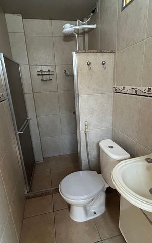 Casa à venda com 160m², 4 quartos e 6 vagasBanheiro de serviço