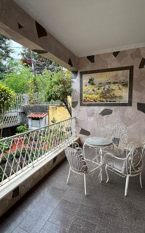 Casa à venda com 160m², 4 quartos e 6 vagasVaranda