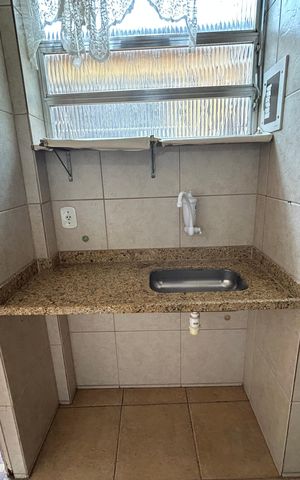 Casa à venda com 160m², 4 quartos e 6 vagasCozinha do quarto de serviço