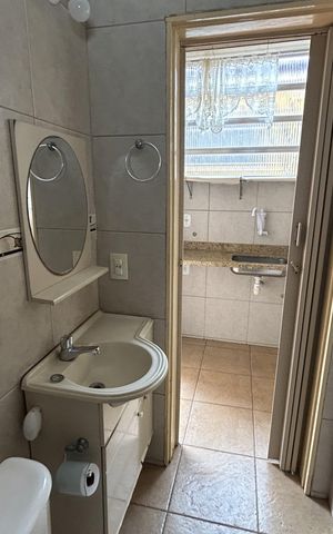 Casa à venda com 160m², 4 quartos e 6 vagasBanheiro de serviço