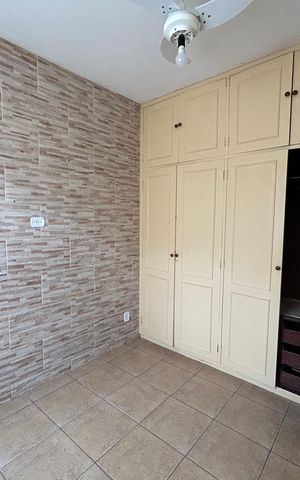 Casa à venda com 160m², 4 quartos e 6 vagasQuarto de Serviço