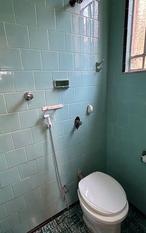 Casa à venda com 160m², 4 quartos e 6 vagasBanheiro 2