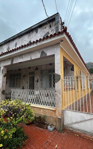 Casa à venda com 160m², 4 quartos e 6 vagasFachada