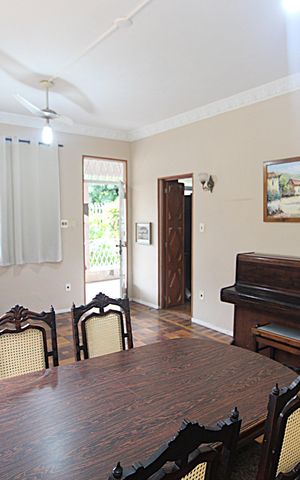 Casa à venda com 160m², 4 quartos e 6 vagasSala