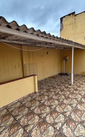 Casa à venda com 160m², 4 quartos e 6 vagasTerraço
