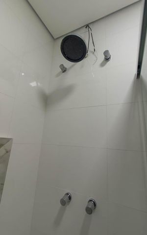 Casa de condomínio à venda com 180m², 3 quartos e 4 vagas Casa de condomínio à venda com 180m², 3 quartos e 4 vagasBanheiro Social