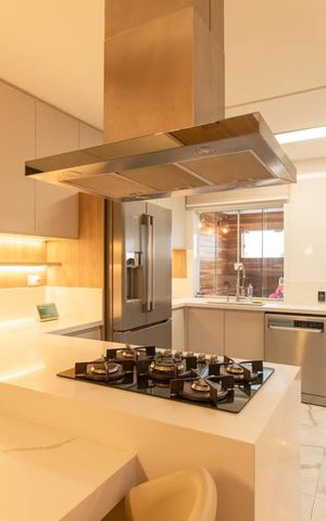 Casa de condomínio à venda com 180m², 3 quartos e 4 vagas Casa de condomínio à venda com 180m², 3 quartos e 4 vagasCozinha