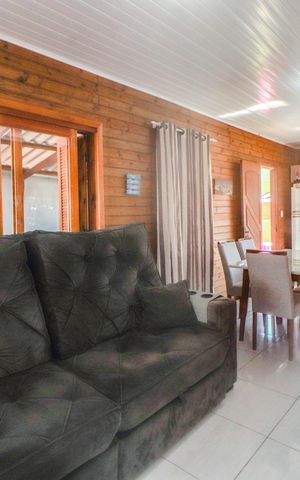 Casa à venda com 78m², 2 quartos e 2 vagas Casa à venda com 78m², 2 quartos e 2 vagasSala