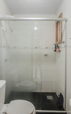 Casa à venda com 78m², 2 quartos e 2 vagas Casa à venda com 78m², 2 quartos e 2 vagasBanheiro