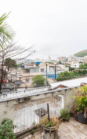 Casa à venda com 400m², 3 quartos e 2 vagasQuintal