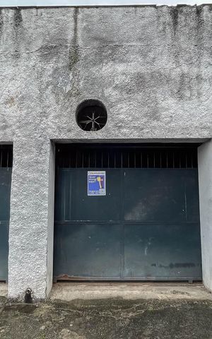 Casa à venda com 400m², 3 quartos e 2 vagasPlaquinha