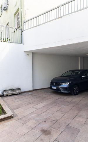 Casa à venda com 340m², 4 quartos e 4 vagas Casa à venda com 340m², 4 quartos e 4 vagasGaragem