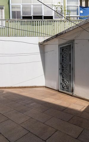 Casa à venda com 340m², 4 quartos e 4 vagas Casa à venda com 340m², 4 quartos e 4 vagasQuintal