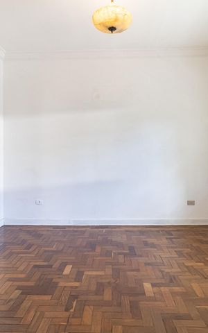 Casa à venda com 340m², 4 quartos e 4 vagas Casa à venda com 340m², 4 quartos e 4 vagasSuíte