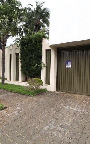 Casa para alugar com 600m², 7 quartos e 5 vagasFachada