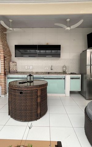 Casa à venda com 170m², 4 quartos e 4 vagas Casa à venda com 170m², 4 quartos e 4 vagasQuintal