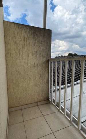 Casa à venda com 170m², 4 quartos e 4 vagas Casa à venda com 170m², 4 quartos e 4 vagasVaranda