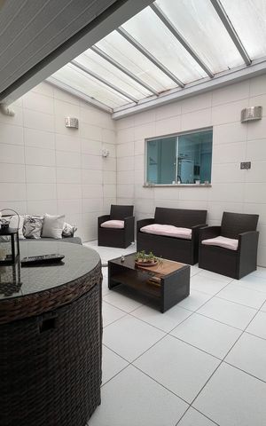 Casa à venda com 170m², 4 quartos e 4 vagas Casa à venda com 170m², 4 quartos e 4 vagasChurrasqueira