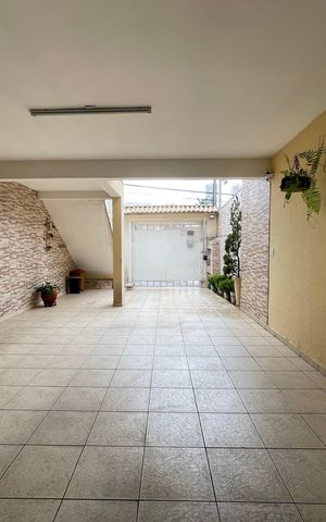 Casa à venda com 170m², 4 quartos e 4 vagas Casa à venda com 170m², 4 quartos e 4 vagasGaragem