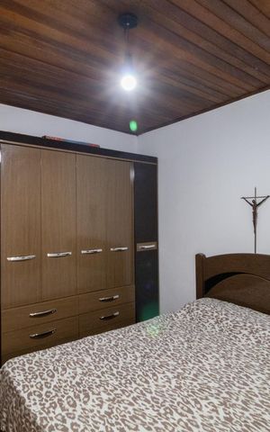 Casa à venda com 380m², 10 quartos e 2 vagas Casa à venda com 380m², 10 quartos e 2 vagasEdícula - Quarto 02