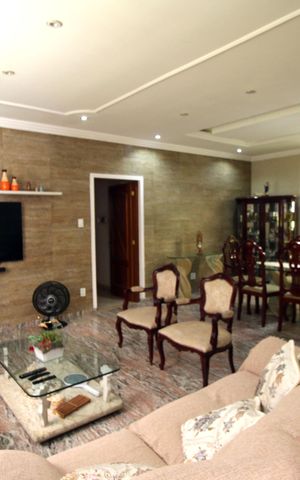 Casa à venda com 360m², 3 quartos e 5 vagasSala