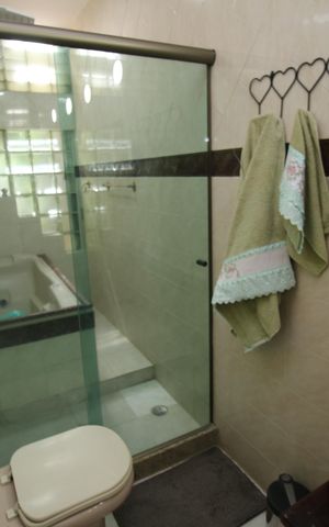 Casa à venda com 360m², 3 quartos e 5 vagasBanheiro da Suíte