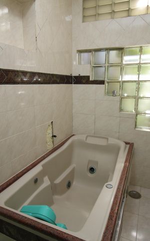 Casa à venda com 360m², 3 quartos e 5 vagasBanheiro da Suíte Banheira