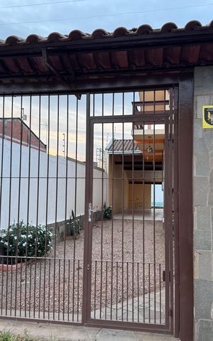 Casa para alugar com 135m², 3 quartos e 2 vagas Casa para alugar com 135m², 3 quartos e 2 vagasFachada