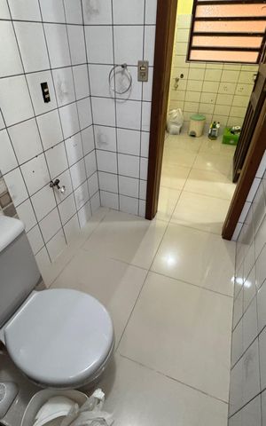 Casa para alugar com 135m², 3 quartos e 2 vagas Casa para alugar com 135m², 3 quartos e 2 vagasBanheiro