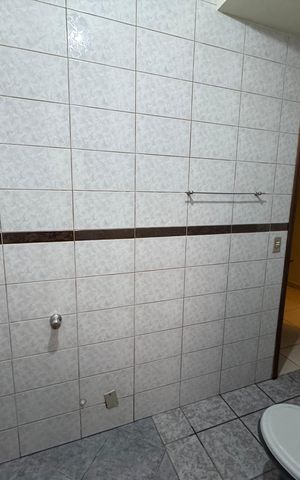 Casa para alugar com 135m², 3 quartos e 2 vagas Casa para alugar com 135m², 3 quartos e 2 vagasBanheiro