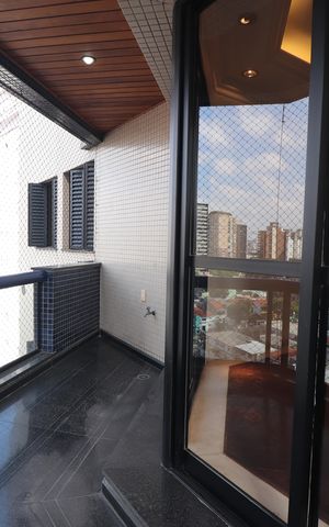 Apartamento à venda com 224m², 4 quartos e 3 vagasVaranda Sala