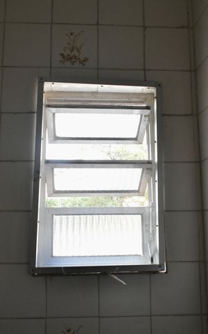 Casa para alugar com 140m², 4 quartos e 2 vagas Casa para alugar com 140m², 4 quartos e 2 vagasBanheiro Social 1