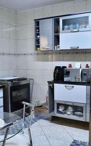 Casa para alugar com 140m², 4 quartos e 2 vagas Casa para alugar com 140m², 4 quartos e 2 vagasCozinha