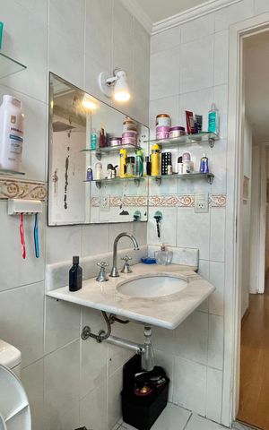 Apartamento à venda com 95m², 3 quartos e 2 vagas Apartamento à venda com 95m², 3 quartos e 2 vagasBanheiro Corredor