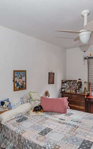 Casa à venda com 200m², 3 quartos e 2 vagasQuarto 3