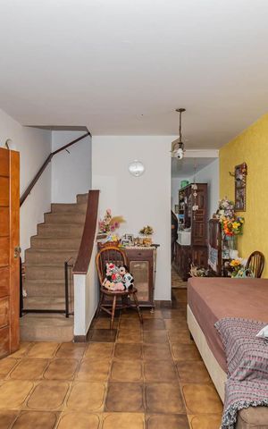 Casa à venda com 200m², 3 quartos e 2 vagasSala