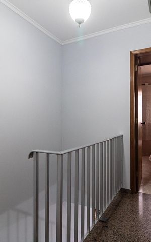 Casa à venda com 130m², 3 quartos e 3 vagas Casa à venda com 130m², 3 quartos e 3 vagasCorredor