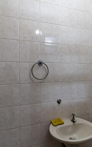 Casa à venda com 130m², 3 quartos e 3 vagas Casa à venda com 130m², 3 quartos e 3 vagasBanheiro de Serviço