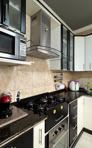 Casa à venda com 242m², 4 quartos e 4 vagasCozinha