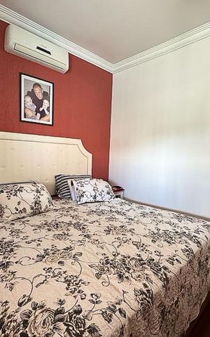 Casa à venda com 242m², 4 quartos e 4 vagasSuíte 1