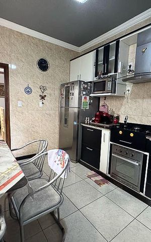 Casa à venda com 242m², 4 quartos e 4 vagasCozinha