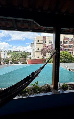 Casa à venda com 242m², 4 quartos e 4 vagasÁrea externa