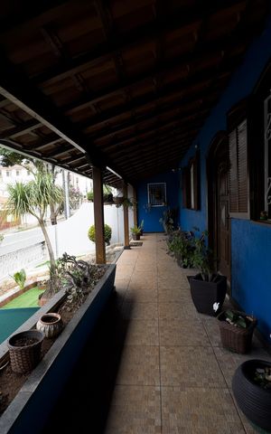 Casa à venda com 242m², 4 quartos e 4 vagasÁrea externa