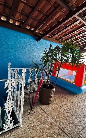 Casa à venda com 242m², 4 quartos e 4 vagasÁrea externa