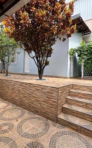 Casa à venda com 242m², 4 quartos e 4 vagasÁrea externa